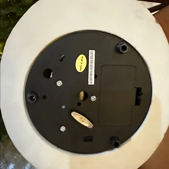 Bloomingdale's NYC Snowglobe/Music Box - Picture 11 of 11